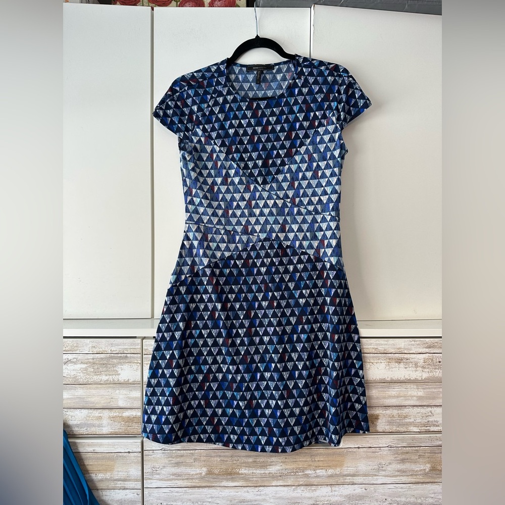 🔷 BCBGMAXAZRIA Blue Geometric Print Fit & Flare Dress Size Small